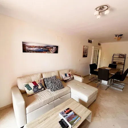 2 Bedroom With Spacious Terrace Appartement *